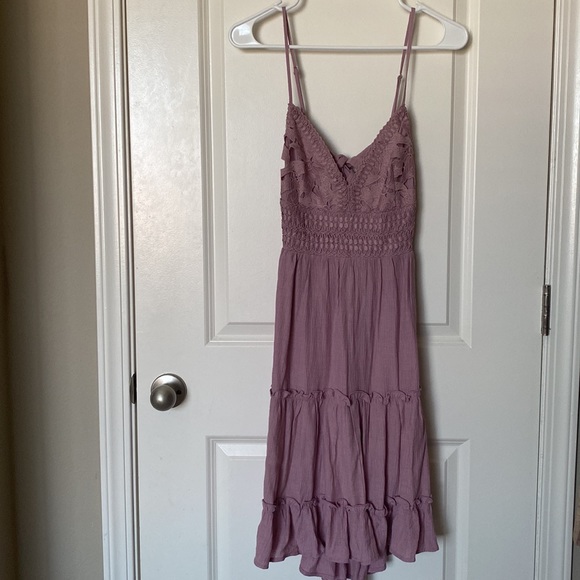 Backless dresses - Picture 2 of 5